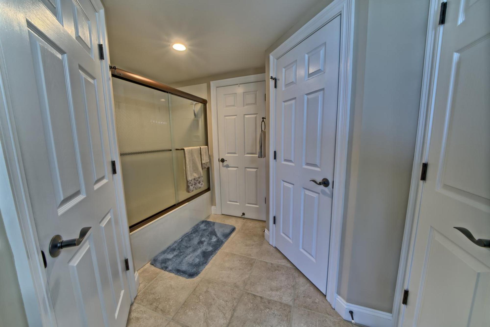 Apartment Oceanfront Paradise With Pool Access - 0606 Panama City Beach