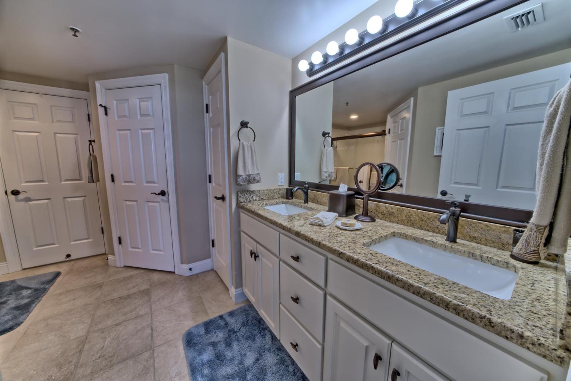 Apartment Oceanfront Paradise With Pool Access - 0606 *