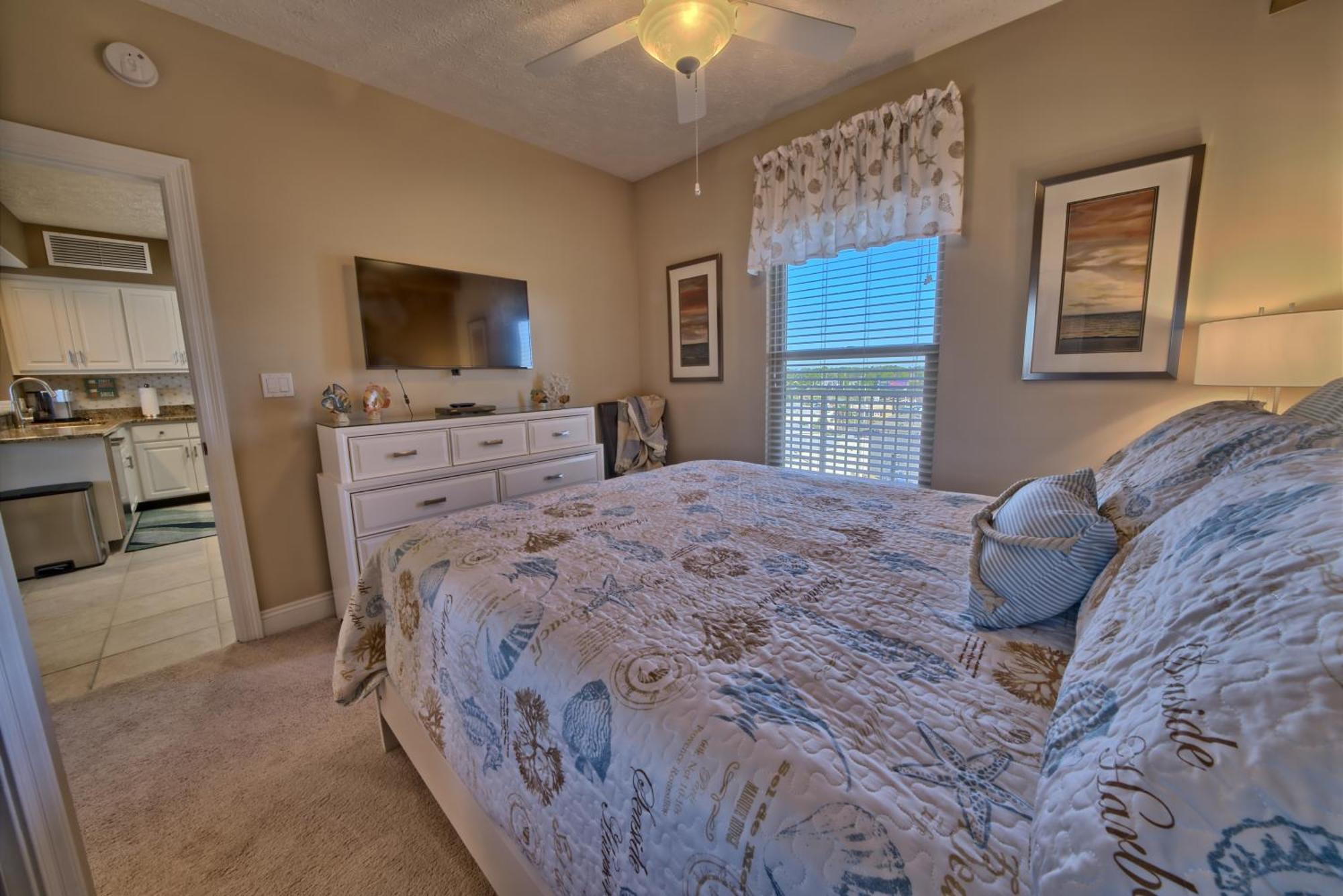 Apartment Oceanfront Paradise With Pool Access - 0606