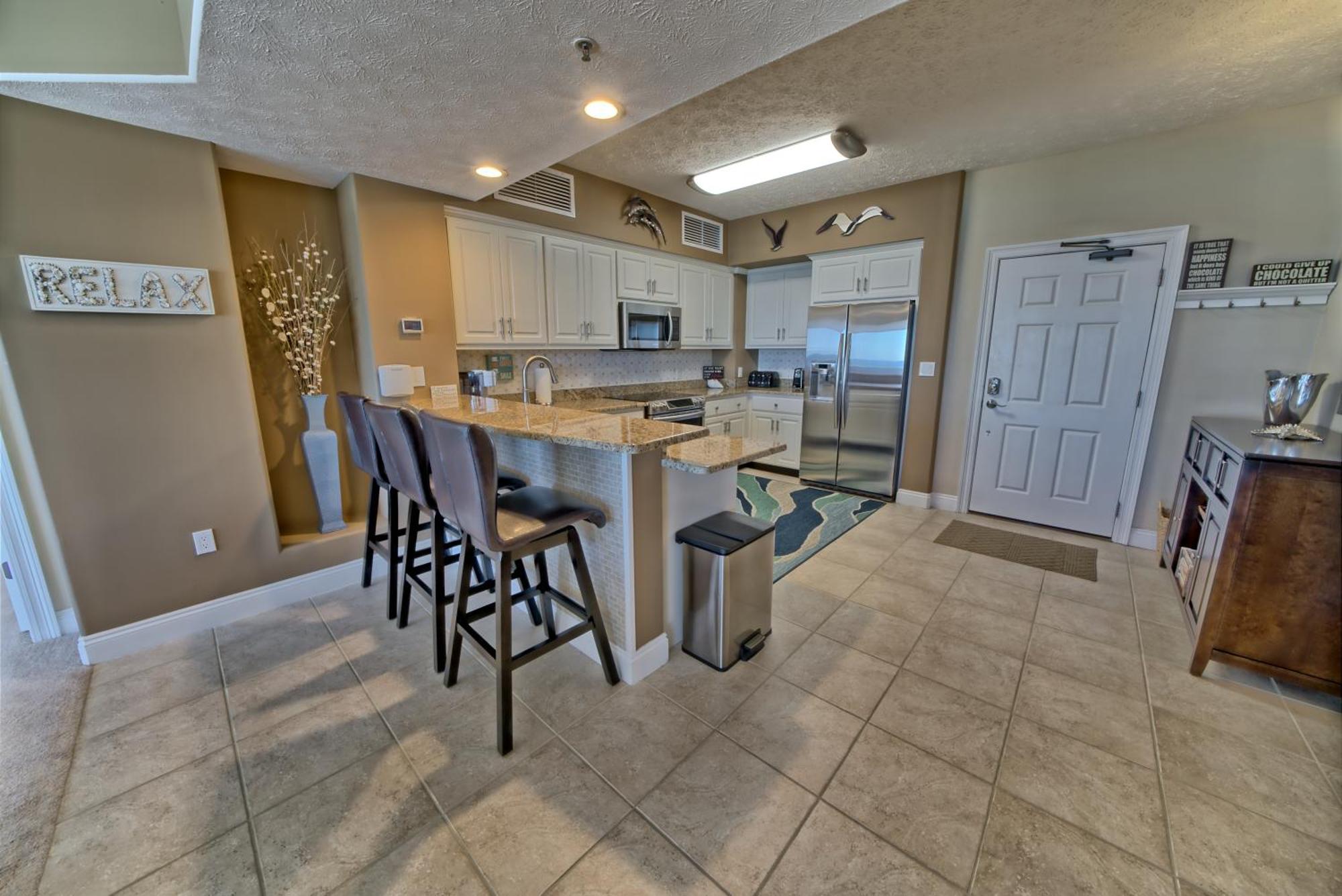 Apartment Oceanfront Paradise With Pool Access - 0606